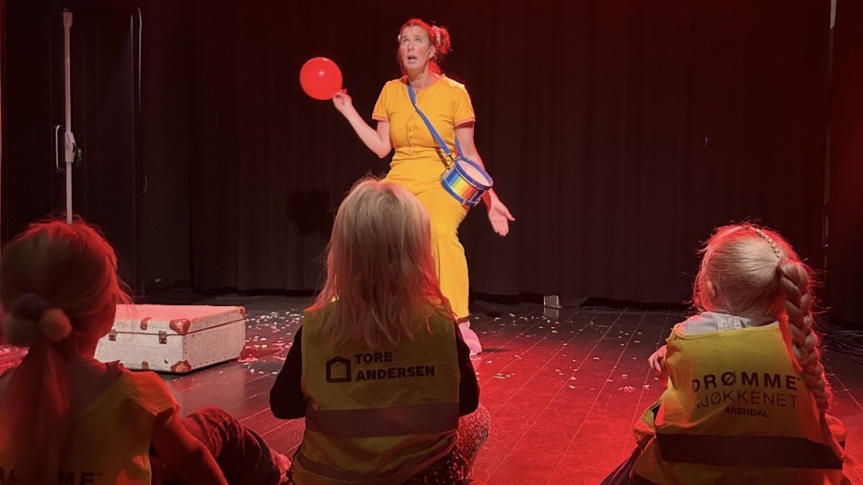 Lenke til artikkel: Teater i byen